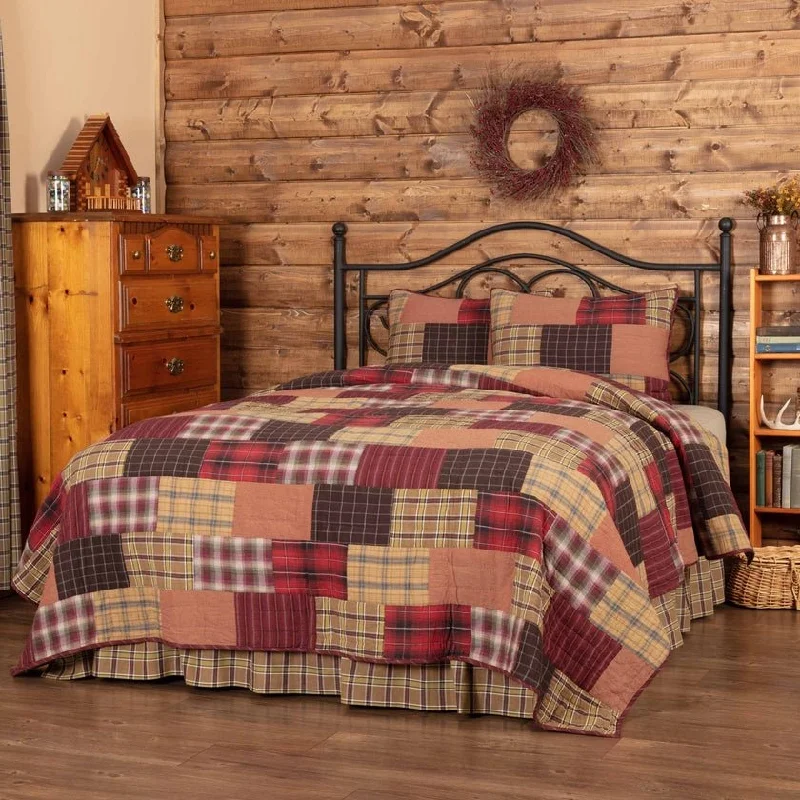 Wyatt 3-Piece Reversible Quilt Set - Queen