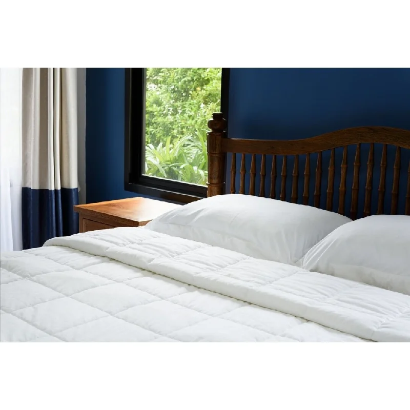 Ultra Soft Lightweight White Down Alternative Comforter Perfect For Any Season