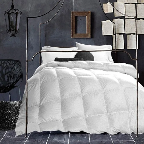 White Wool-filled 200 Thread Count Cotton Comforter